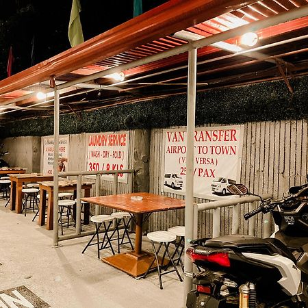 Mario'S Travellers Inn Корон Екстериор снимка