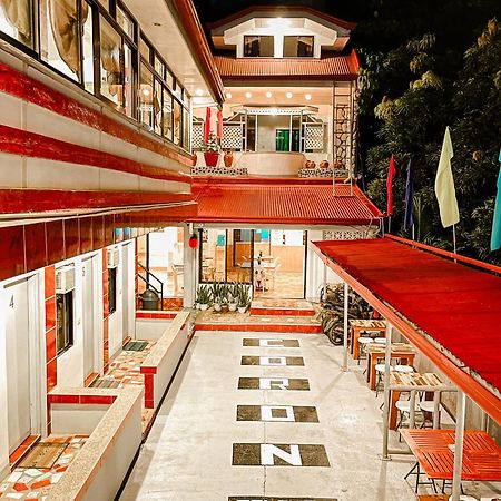 Mario'S Travellers Inn Корон Екстериор снимка