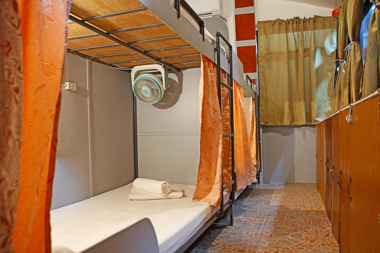 Mario'S Travellers Inn Корон Екстериор снимка