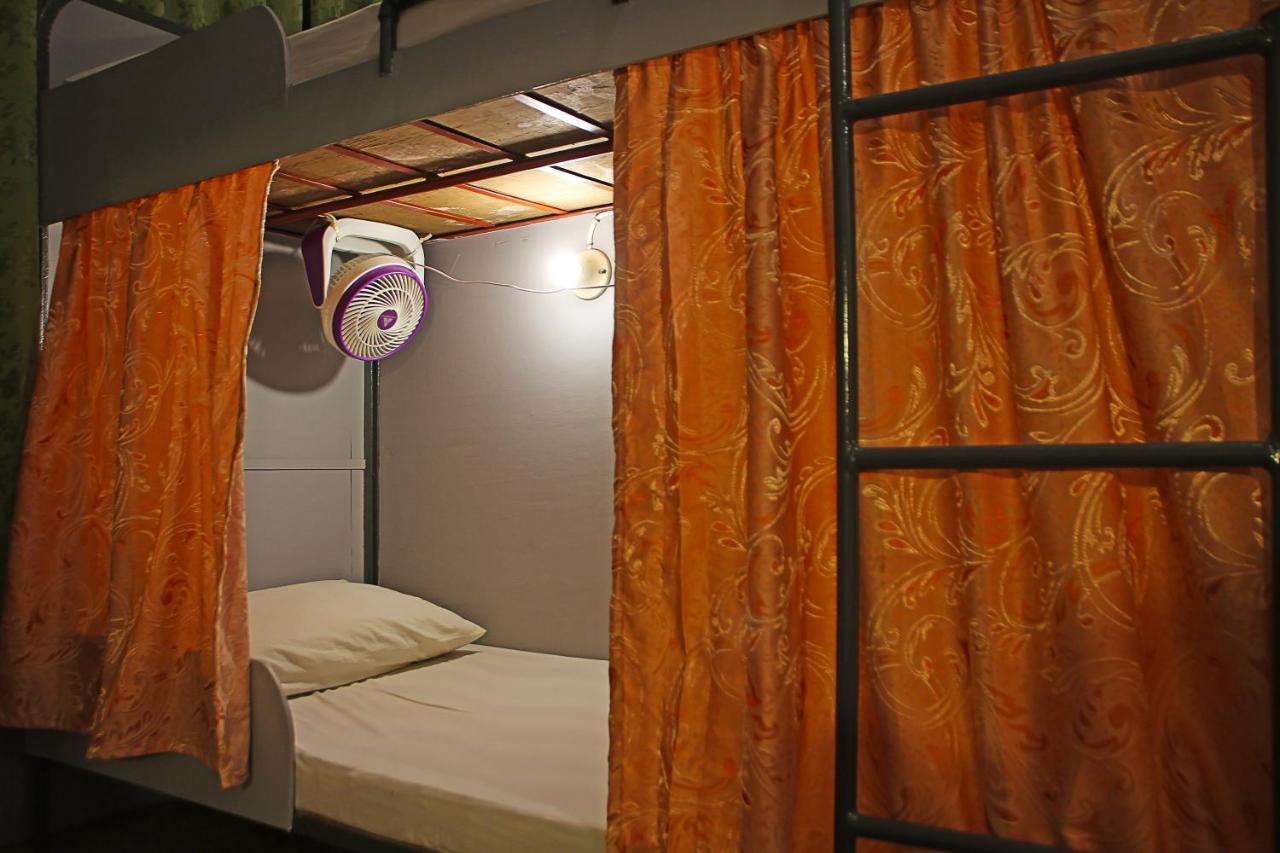Mario'S Travellers Inn Корон Екстериор снимка
