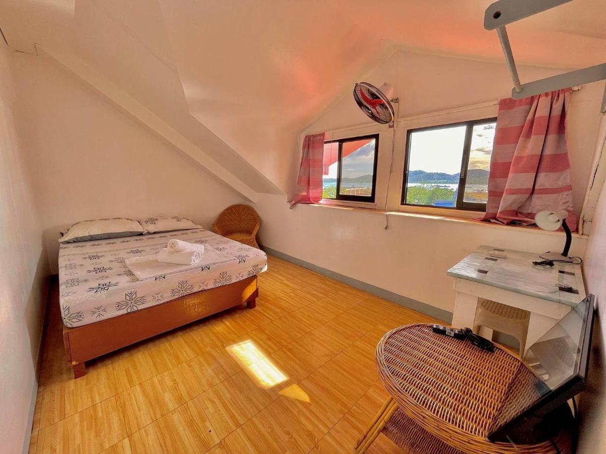 Mario'S Travellers Inn Корон Екстериор снимка