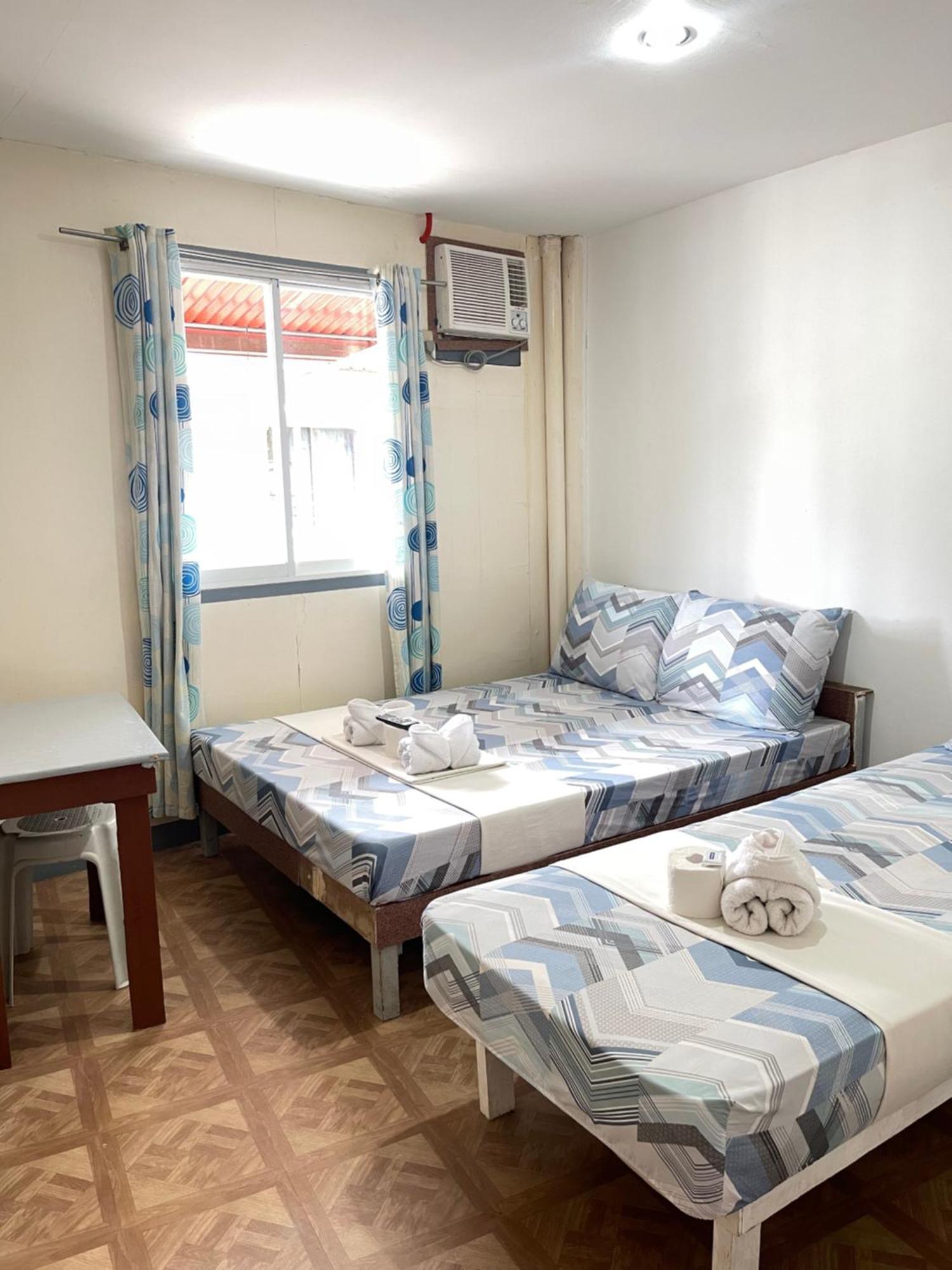 Mario'S Travellers Inn Корон Екстериор снимка