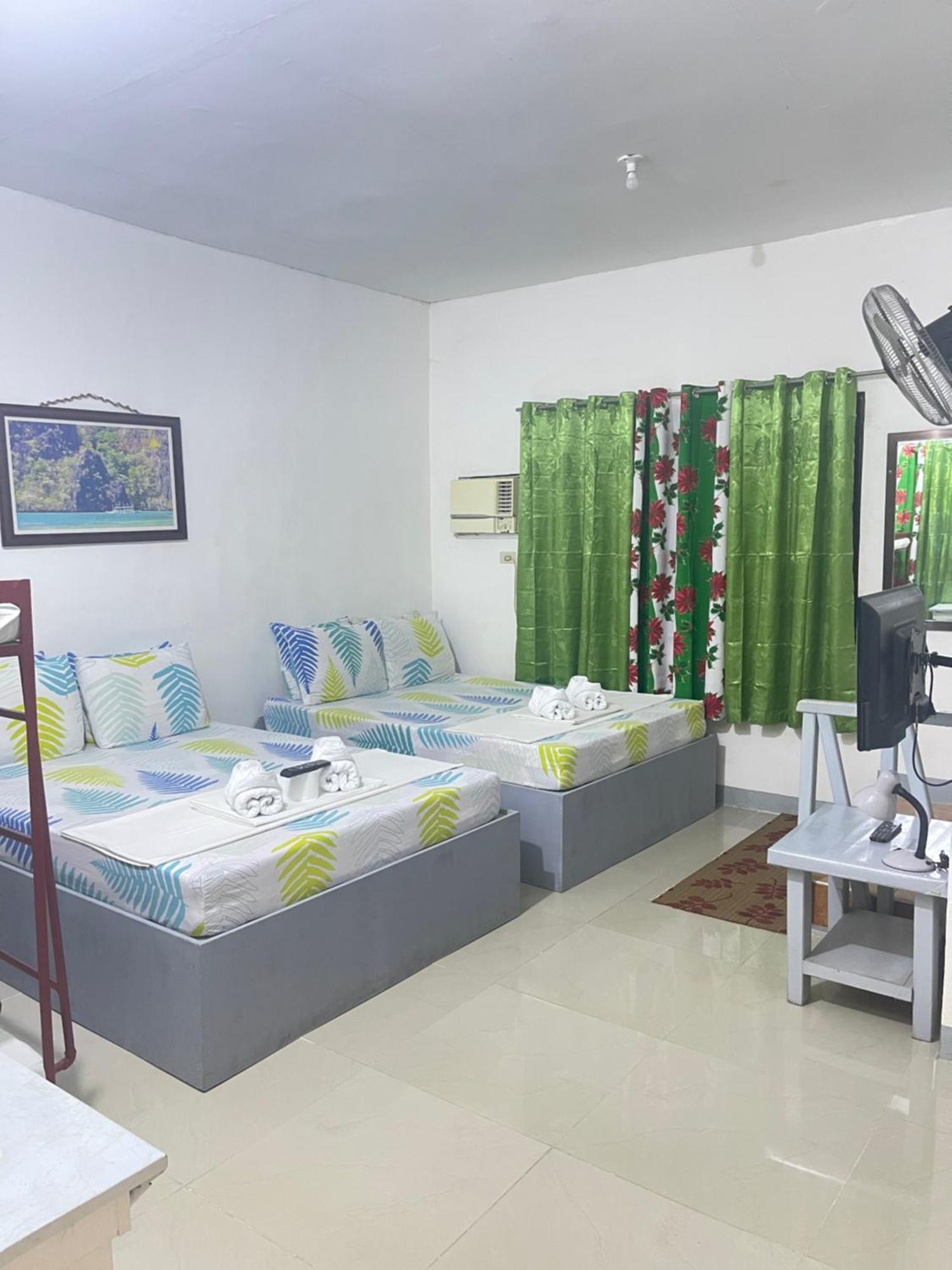Mario'S Travellers Inn Корон Екстериор снимка